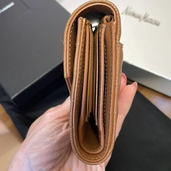 SAINT LAURENT 🤎 MONOGRAMME SMALL TRIFOLD WALLET GRAIN - Picture 6 of 7